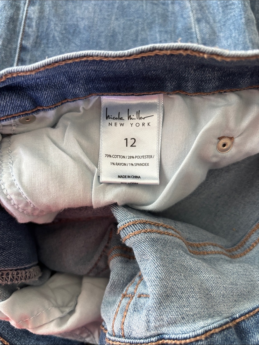 Nicole Miller Women's Barrel Jeans size 12 - Picture 8 of 8